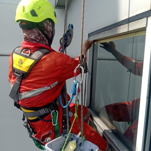 Jasa Re-sealant kaca Gedung